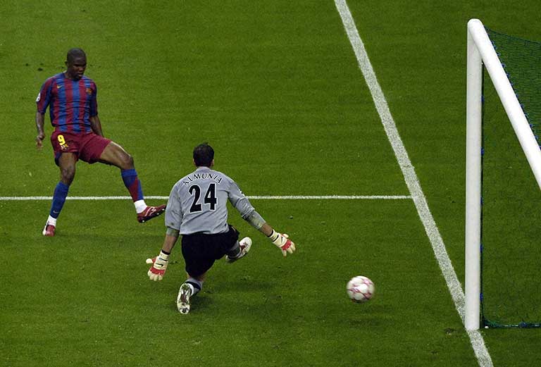 Etoo egaleaza pentru Barcelona in finala Champions League 2006